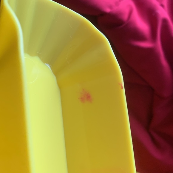 Set of 2 Oscar Mayer Meyer Hot Dog Tray Holders Yellow Plastic. See red smudges - Picture 4 of 5